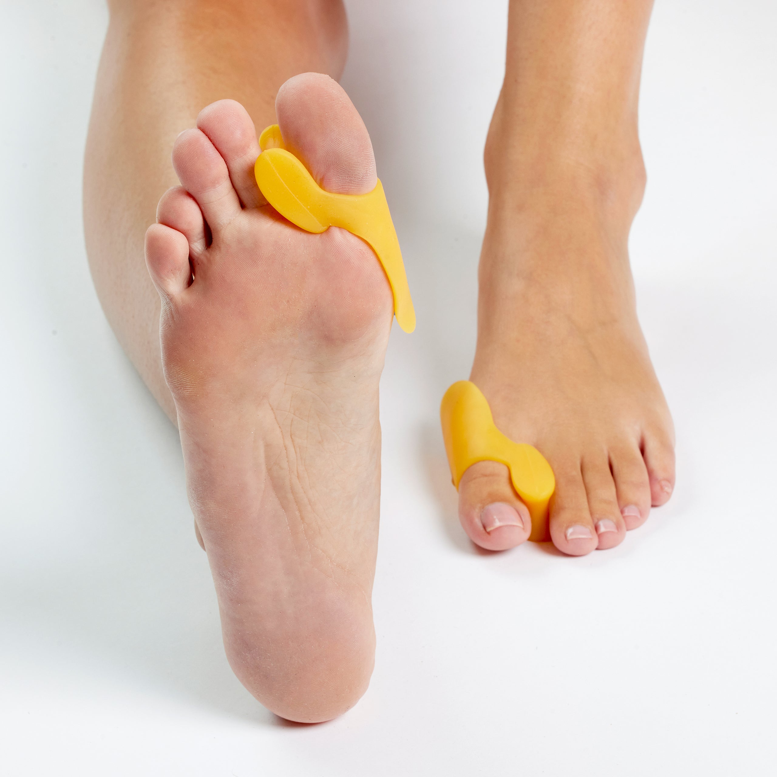 3-in-1 hallux valgus protector with toe separator and gel pad