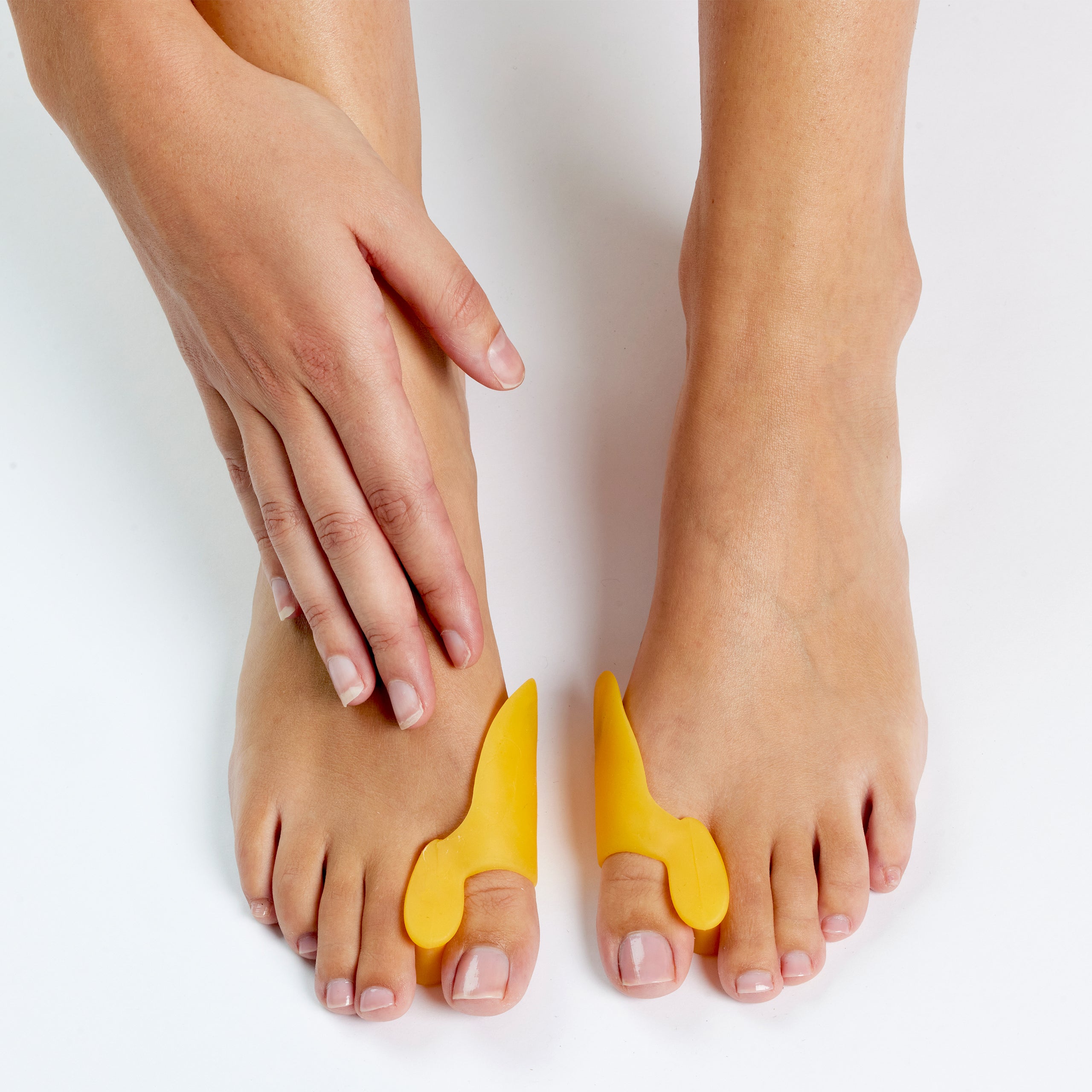 3-in-1 hallux valgus protector with toe separator and gel pad